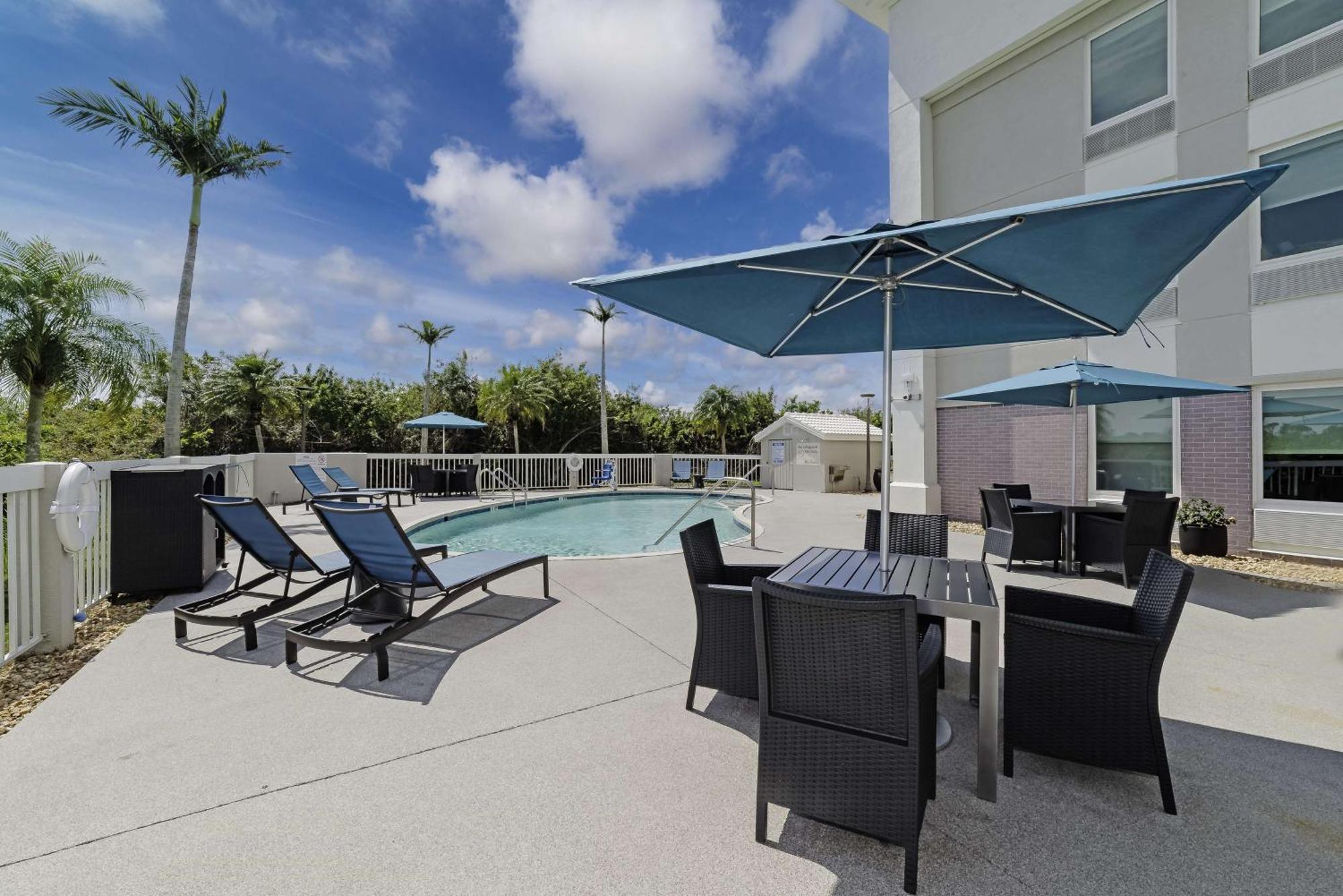 Hampton Inn Port Charlotte Esterno foto